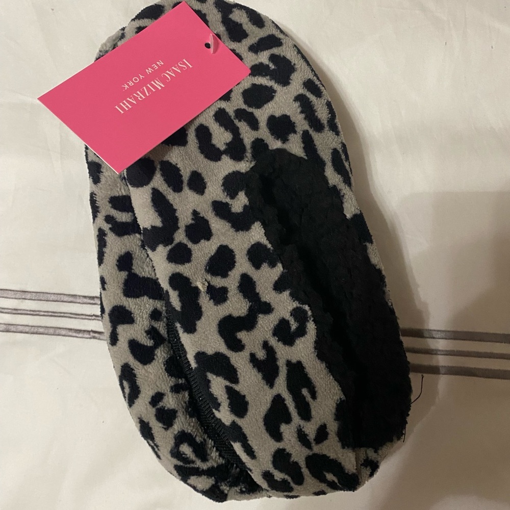 BRAND NEW Isaac Mizrahi slippers